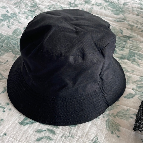 REVERSIBLE! New! tow hat looks in One! -Solid Black or Cow Print Bucket Hat! - Picture 5 of 6